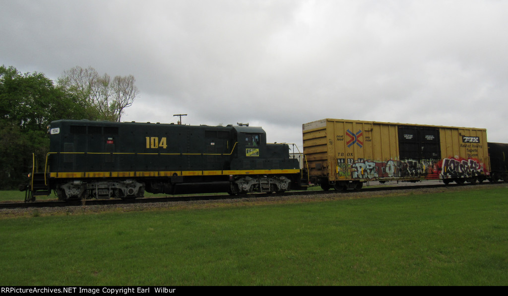 Ohio South Central Railroad (OSCR) 104